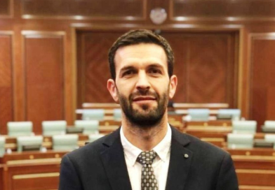 Eman Rrahmani: E vlerësoj punën e presidentes Osmani, por votoj si PDK-ja Eman Rrahmani: E vlerësoj punën e presidentes Osmani, por votoj si PDK-ja