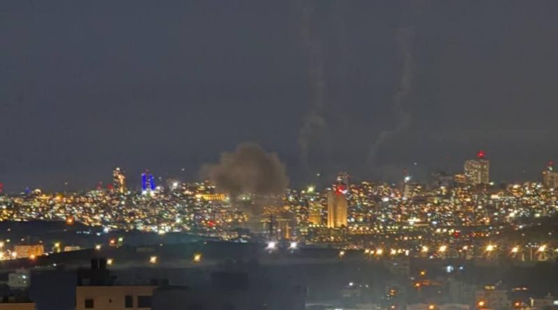 Irani bombardon Izraelin, nëntë të vdekur