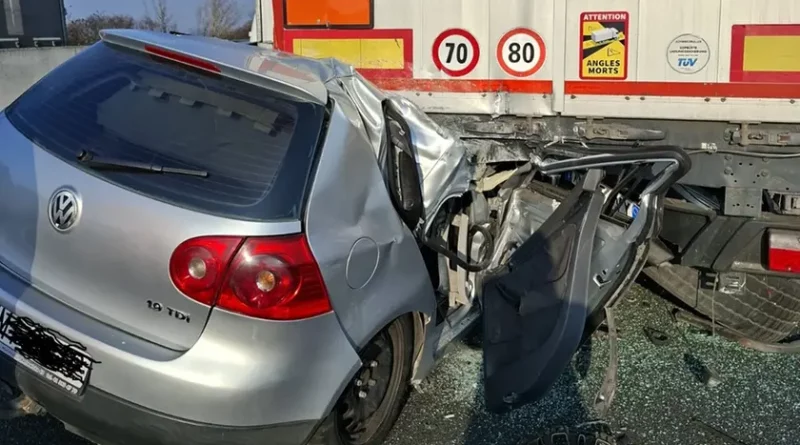 U goditën në kamion, pamje nga aksidenti i rëndë në Itali ku vdiqën 2 të rinjtë nga Mitrovica