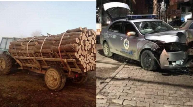 Traktori me dru godet automjetin e policisë, katër policë bëhen për spital Traktori me dru godet automjetin e policisë, katër policë bëhen për spital