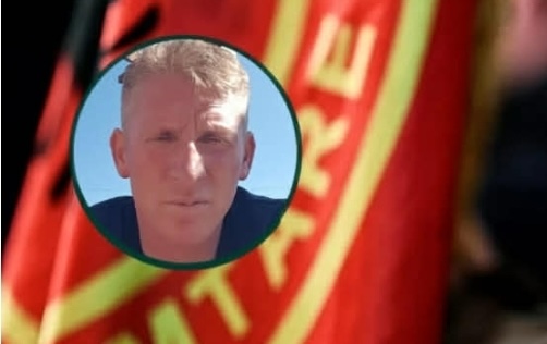 Veterani i UÇK-së që u vra sot nga vëllai la pas vetes 6 fëmijë, 5 vajza dhe djalin 1 vjeç Veterani i UÇK-së që u vra sot nga vëllai la pas vetes 6 fëmijë, 5 vajza dhe djalin 1 vjeç