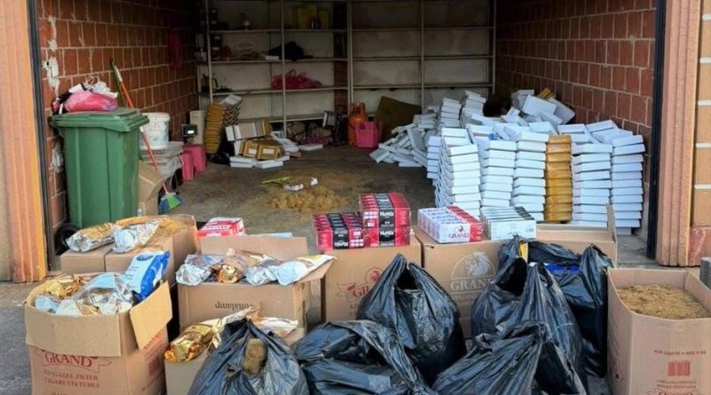 Policia sekuestron 91 kg duhan dhe 27 mijë filtra cigaresh Policia sekuestron 91 kg duhan dhe 27 mijë filtra cigaresh