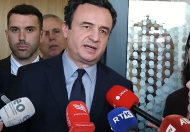 Kurti refuzon të jap përgjigje për gjendjen e tmerrshme në kampin “Enver Zymeri”