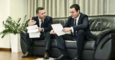 Këshilltari i Kurtit: Vetëvendosja nuk ia ka borxh Vjosa Osmanit ta bëjë presidente