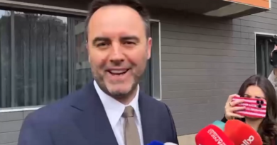Konjufcës ia kujtojnë deklaratat se s’do të jetë kandidat, përgjigjja e tij: Vetëvendosja tokë të bon…