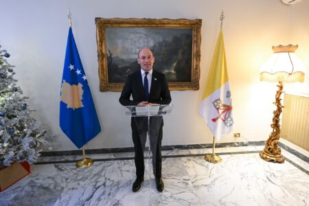 Ambasadori Miftari në Vatikan e konfirmon se u shkarkua nga Albulena Haxhiu