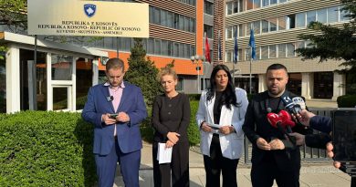 SKANDAL: Deputetët e VV-së u takuan nëpër kafiteri me kandidatët për anëtar të bordit në RTK