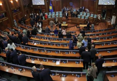 Reuters: Kosova thellë në krizë politike, mbetet e ndërlikuar zgjedhja e presidentit