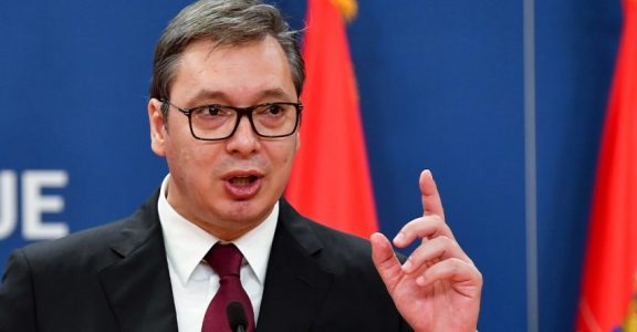 Vuçiq me deklaratë ‘bombë’: Më thonin se jam pro shqiptar, sepse nëna ime ka tradhtuar babain me një shqiptar dhe unë jam i tillë