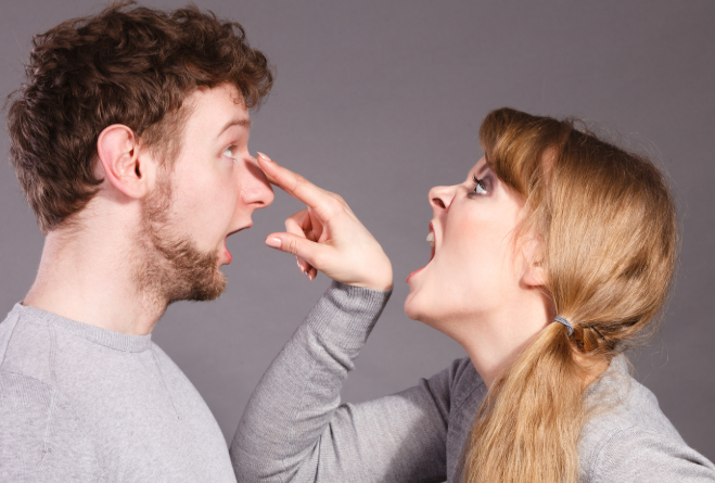 Gratë nervozohen më shpejt se burrat