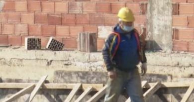 Tragjedi në Kosovë: Dërrasat zënë dy punëtorë, njëri vdes, tjetri i lënduar