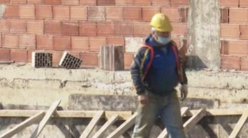 Tragjedi në Kosovë: Dërrasat zënë dy punëtorë, njëri vdes, tjetri i lënduar