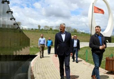 Reagon Sami Lushtaku: Hashim Thaçi burrështetas që përfaqëson një epokë të tërë, historia nuk i fal ata që zgjedhin anën e turpit