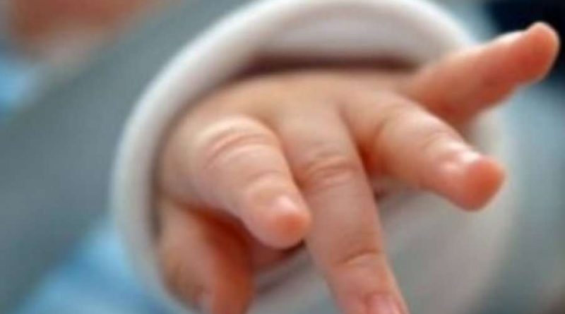 Tragjedi në Ferizaj: Foshnja lind në tualetin e emergjencës, nuk arrin të mbijetojë