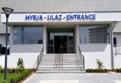 Këta janë dy mjekët e arrestuar në Spitalin e Vushtrrisë për marrje ryshfeti