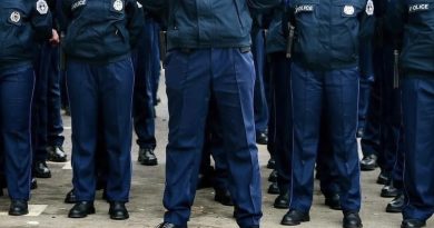 Jepet tenderi 327 mijë euro që policëve t’u blihen pizhama e çorapa
