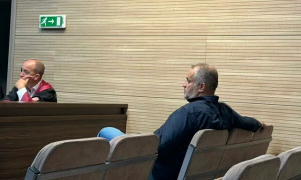 Shpend Ahmeti dënohet me dy vite burgim dhe 5 mije euro gjobë