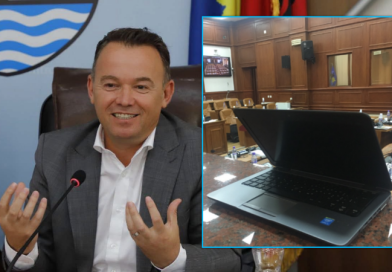 Faton ‘fërfull’ Peci i çon afër 20 mijë euro në tender për 39 laptopë të rinj nga paratë publike Faton ‘fërfull’ Peci i çon afër 20 mijë euro në tender për 39 laptopë të rinj nga paratë publike