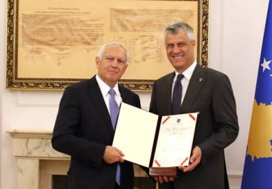 Dëshmoi në Hagë, ish-gjenerali i NATO-s reagon ndaj Speciales: Thaçi s’është një kriminel për t’u dënuar
