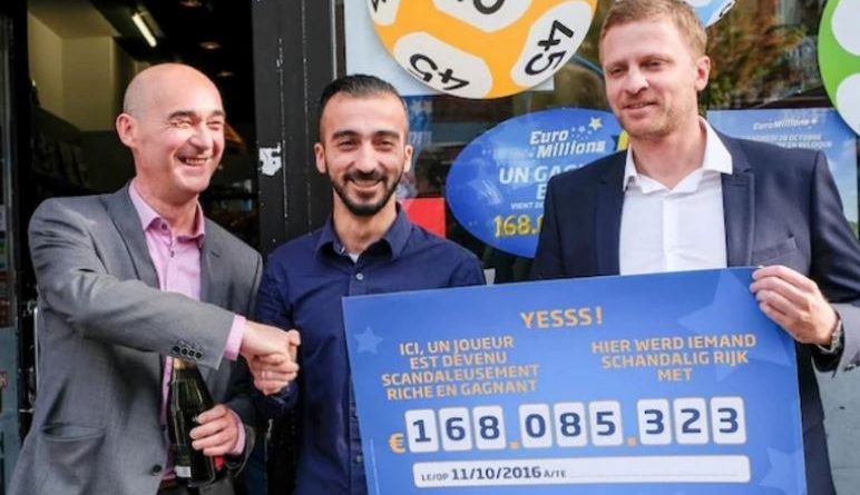 Shqiptari që i fshinte rrugët në Belgjikë fiton 168 milionë euro në lotari: Tani ka frikë për jetën e tij